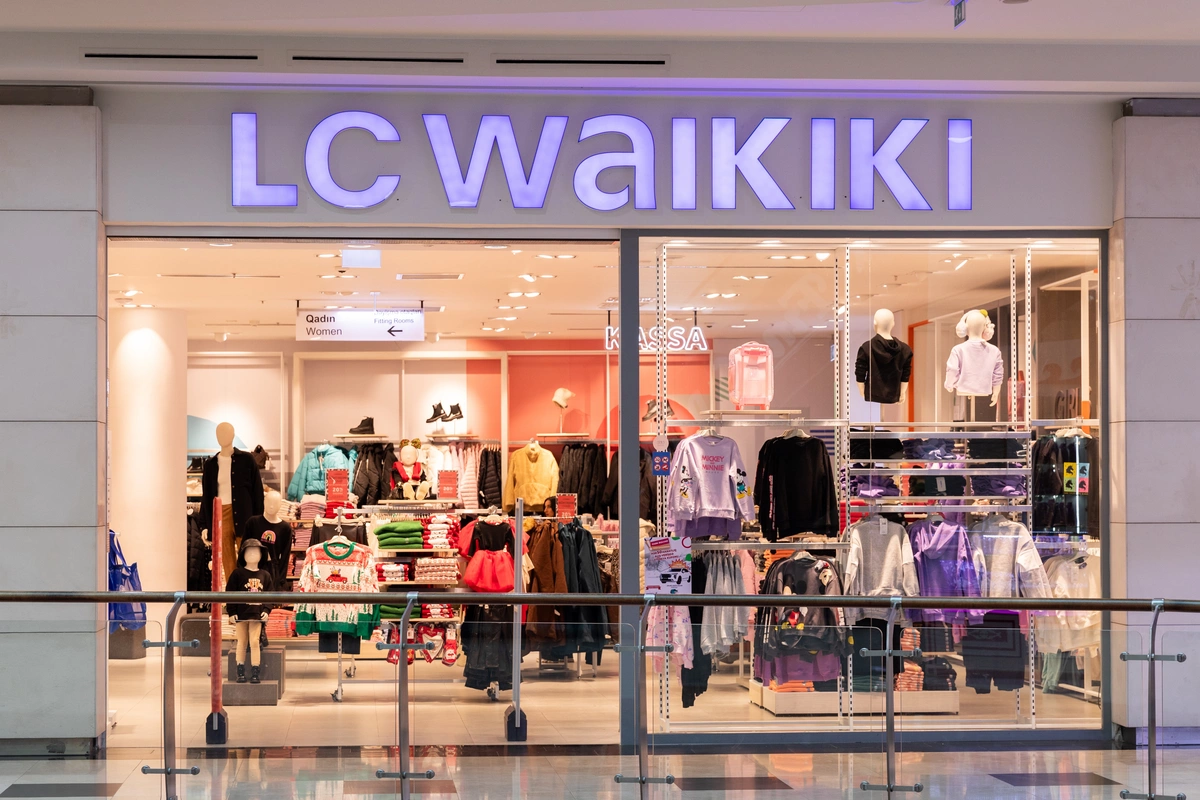 LC Waikiki anbarında yanğın olması xəbərlərinə REAKSİYA VERDİ LC Waikiki anbarında yanğın olması xəbərlərinə REAKSİYA VERDİ