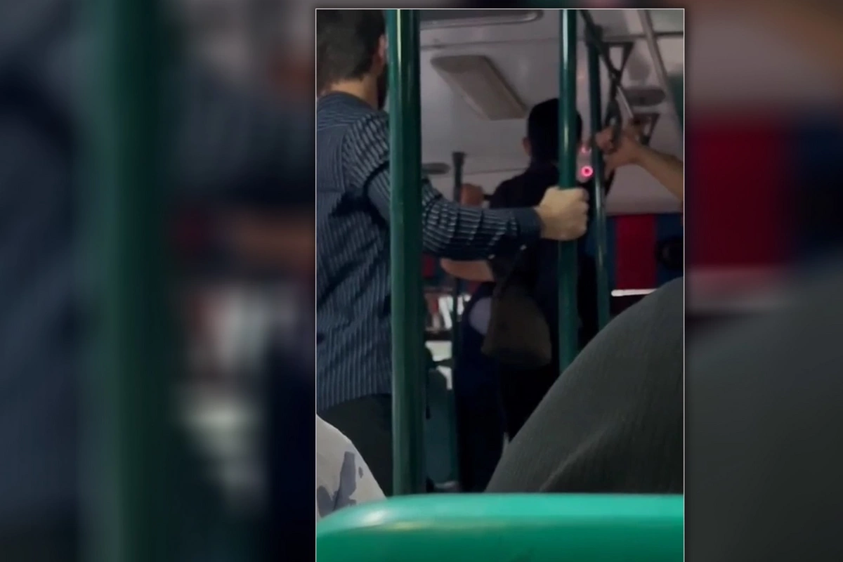 Drunk passenger caused a scandal on a Baku bus