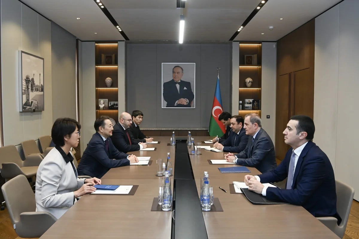 Ceyhun Bayramov AQEM-in Baş katibi ilə təşkilatın VII Sammitinin nəticələrini müzakirə edib