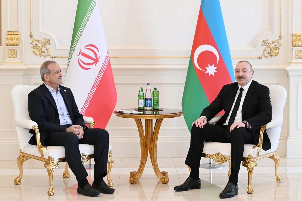 İlham Əliyev iranlı həmkarı ilə danışıb