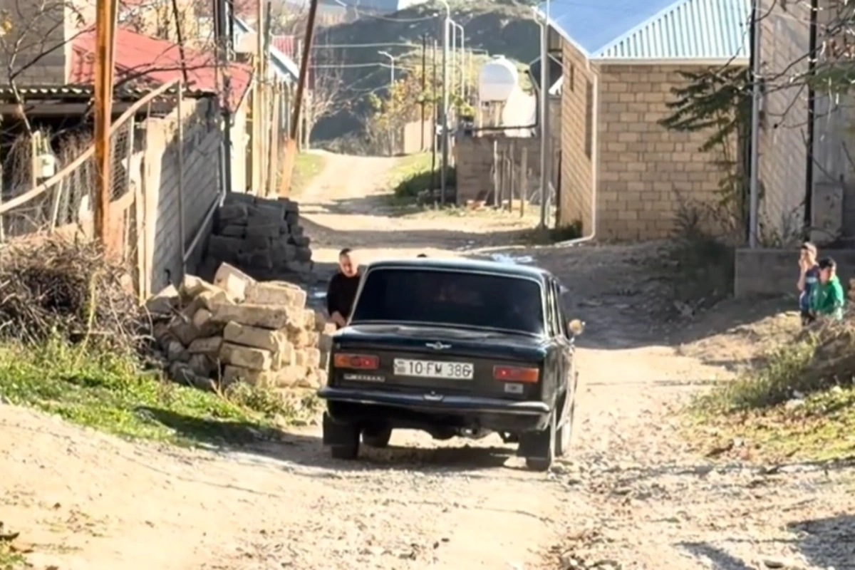 Şamaxı sakini: Palçıq evin içinə girib, belə yol olar?!