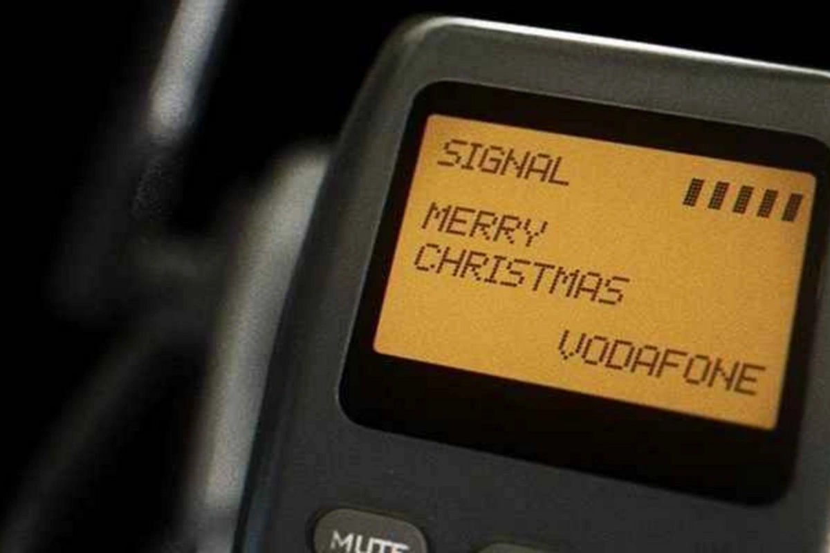 İlk SMS-in göndərilməsindən 33 il ötür