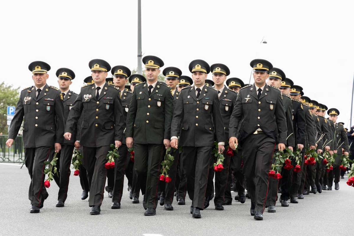 DİN-in hərbi qulluqçuları və polis əməkdaşları Zəfər parkını ziyarət ediblər