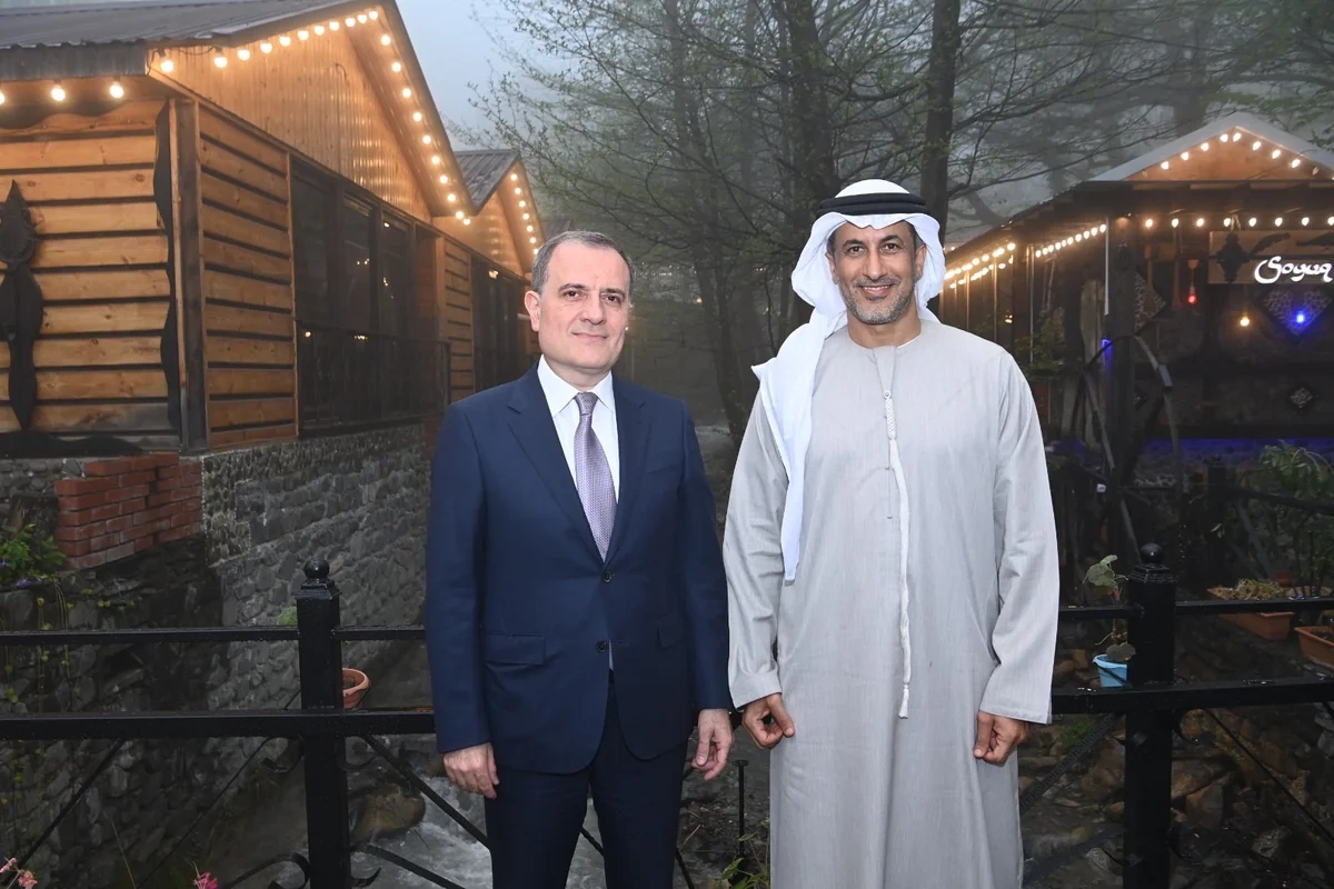 Ceyhun Bayramov BƏƏ-nin dövlət nazirinin başçılıq etdiyi nümayəndə heyəti ilə görüşüb