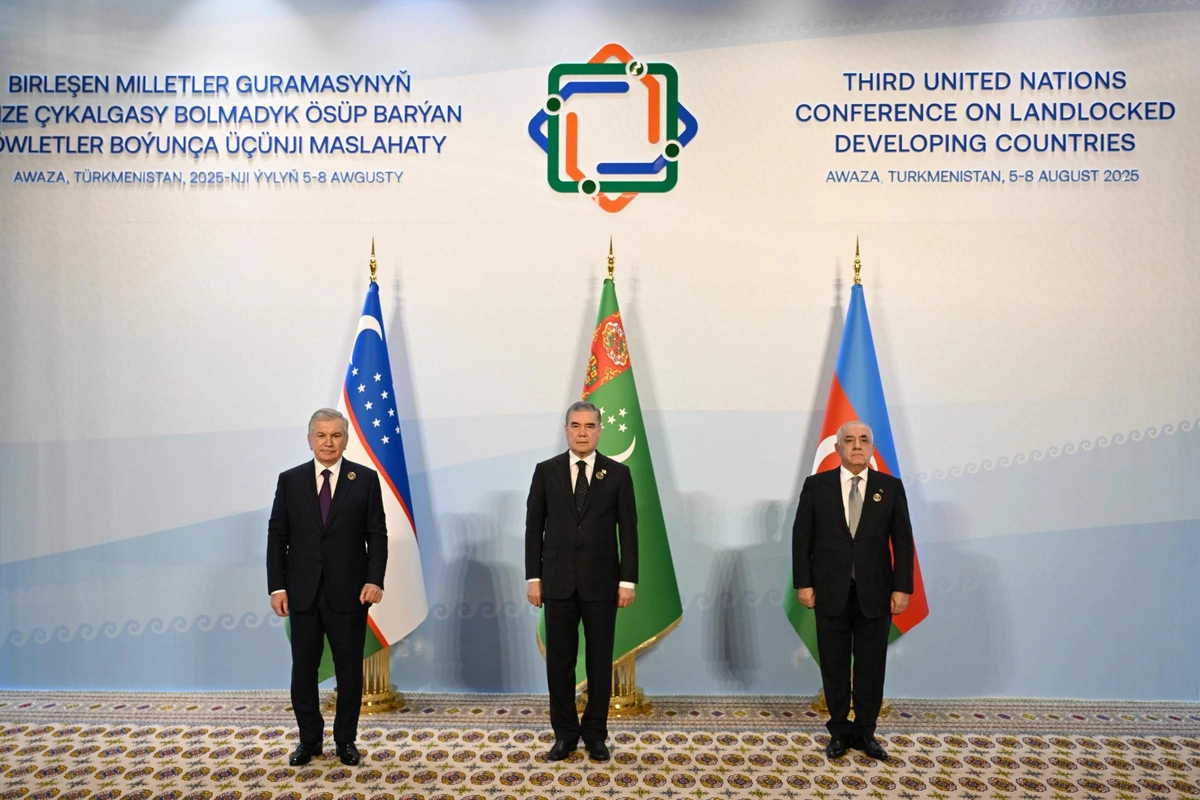 Avazada Azərbaycan, Türkmənistan və Özbəkistan üçtərəfli görüşü olub Avazada Azərbaycan, Türkmənistan və Özbəkistan üçtərəfli görüşü olub