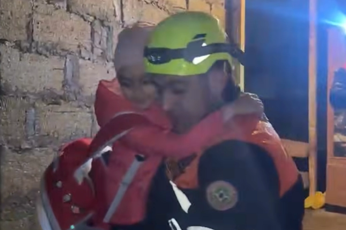 Десятки людей эвакуированы из затопленных зон в Баку, Сумгайыте и на Абшероне