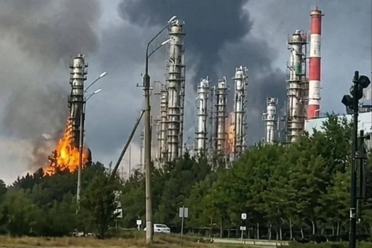 СМИ: ВС Украины поразили крупнейший нефтехимический комплекс России