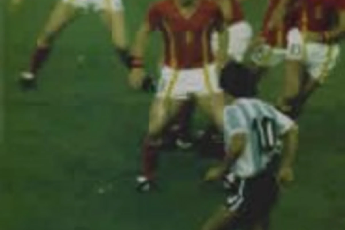 Futbolda Vurulan Gözel Qollar!!