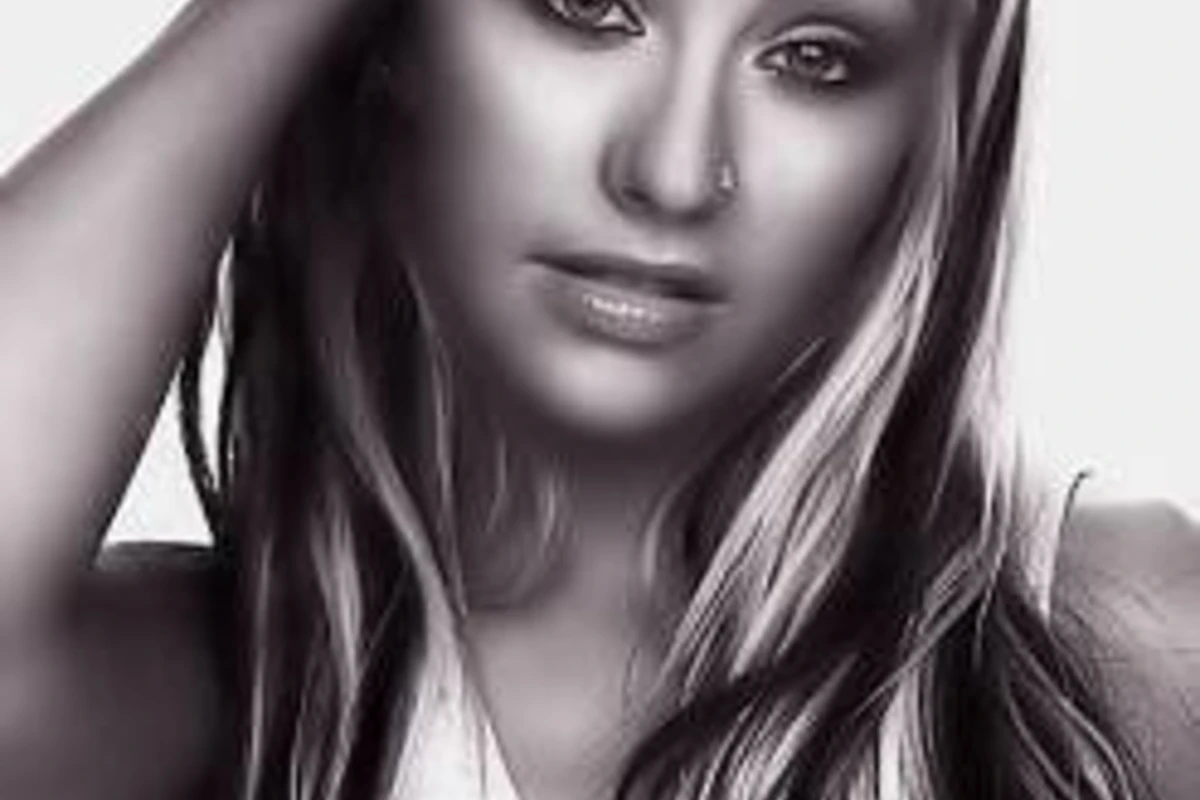 Christina Aguilera - Keeps Gettin Better