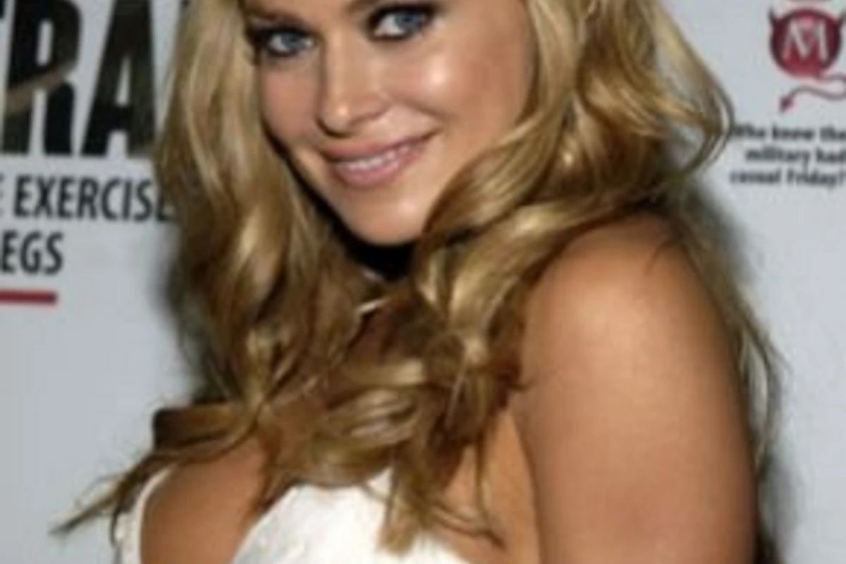 Фотосессия Carmen Electra (10 фото)