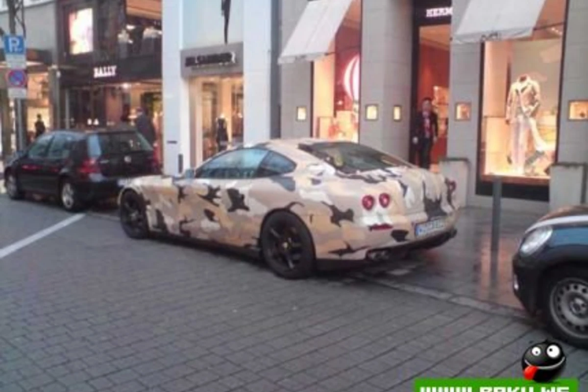 Ferrari в стиле хаки