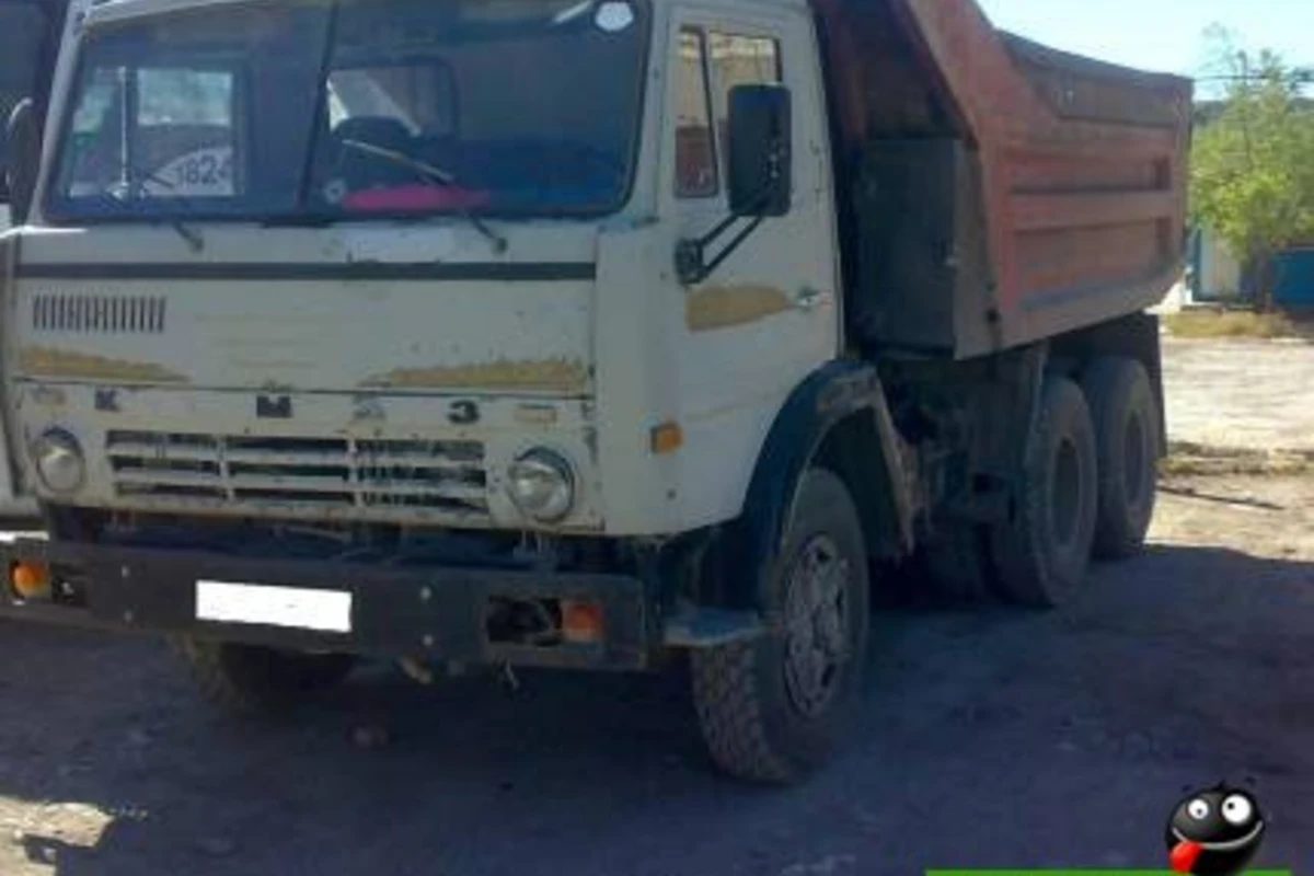 Nəqliyyat Nazirliyinin əməkdaşının üstünə Kamaz sürdülər