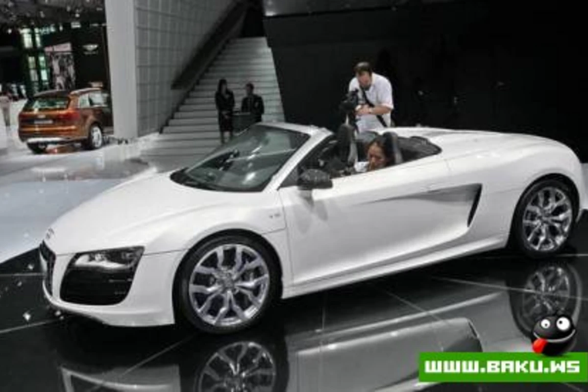 Təqdimatda Audi R8 Spyder