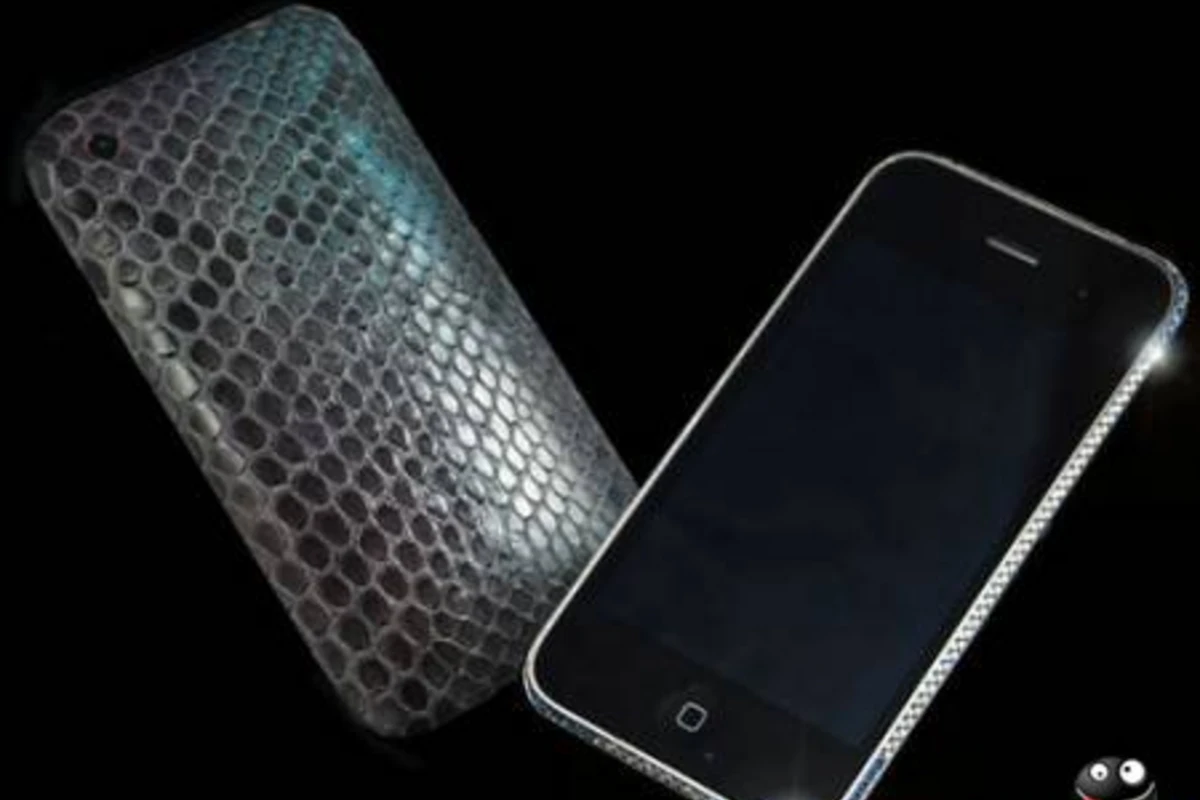 iPhone 3GS (золото & кожа питона=7200 евро)