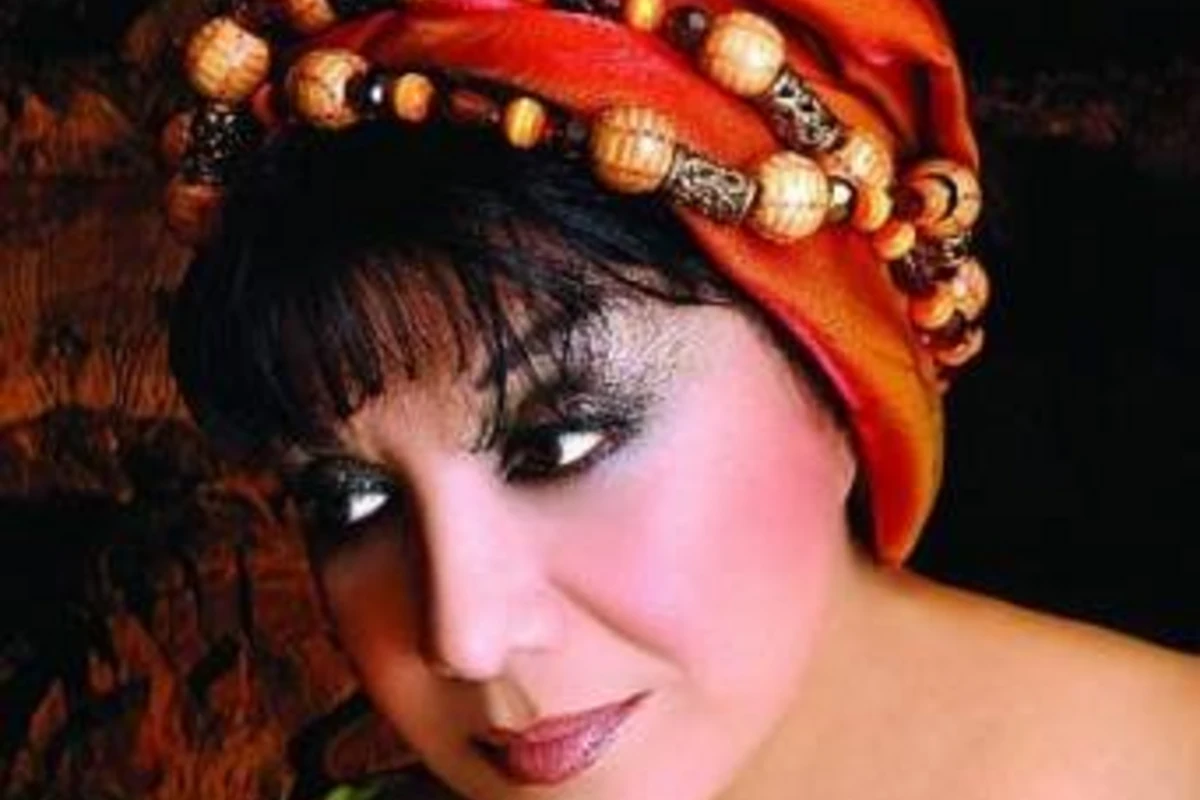 Flora Kərimova - Sənə Güvəndiyim Dağlar