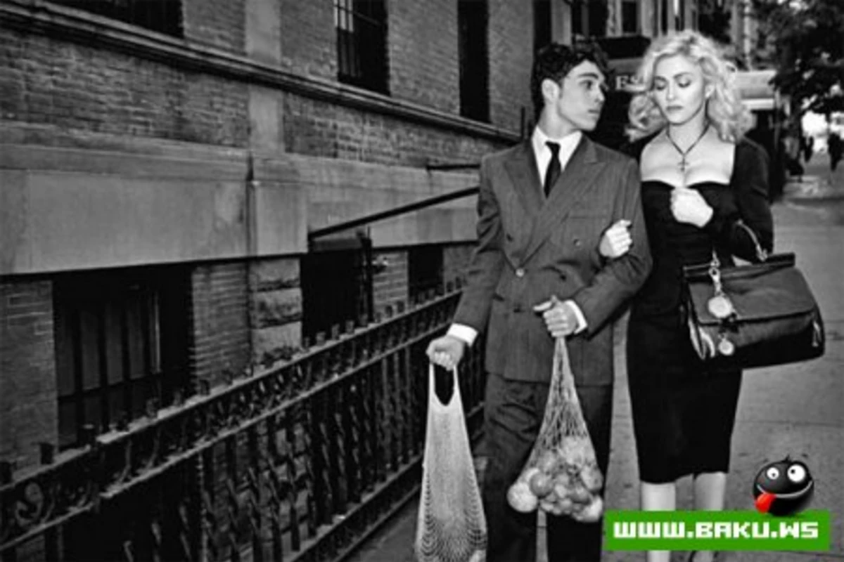 Королева поп-музыки Мадонна (Madonna) снялась в новой рекламной фотосессии для элитного бренда Dolce & Gabbana.