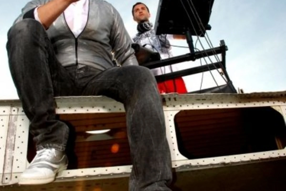 DeepCentraL - Music Makes Me Free