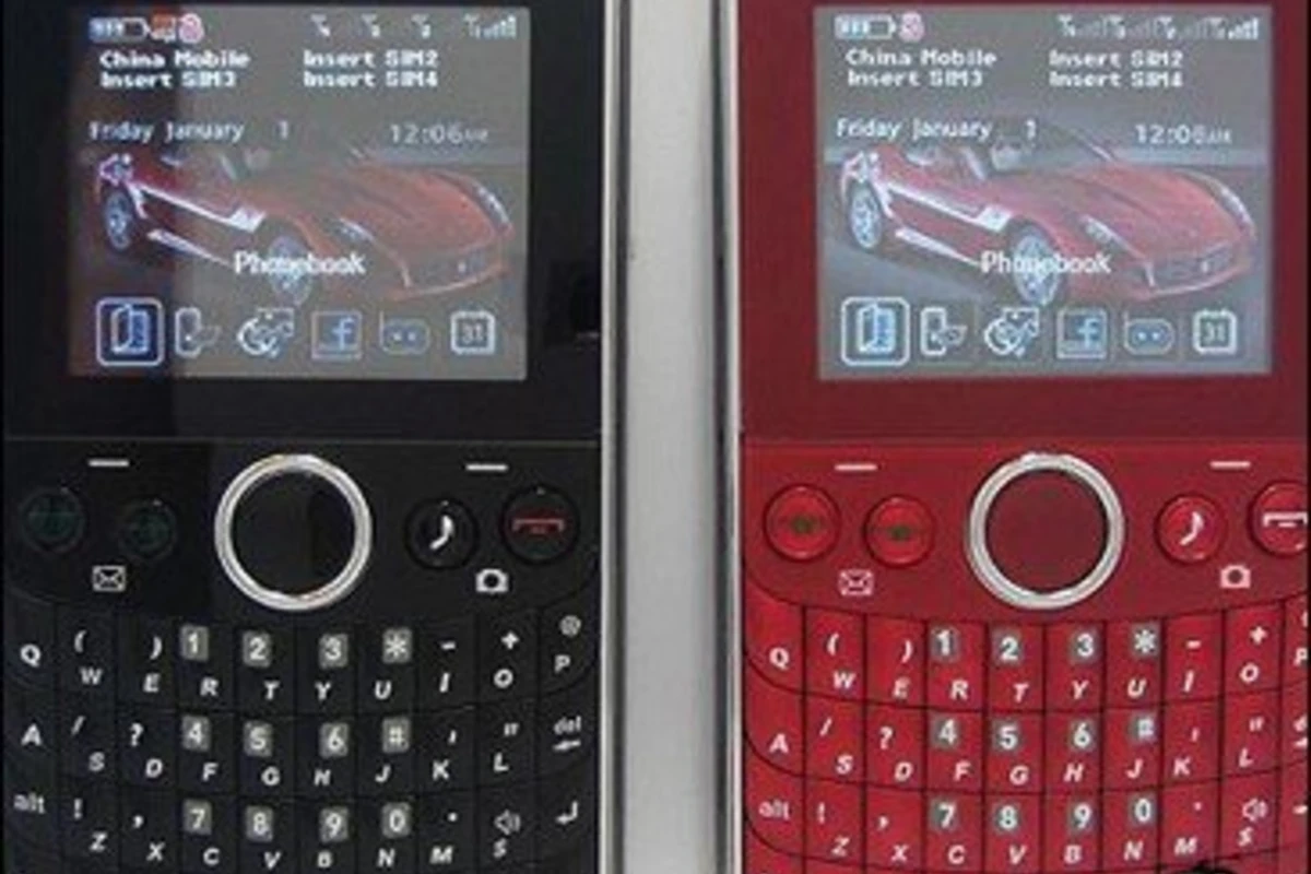 4 «sim-kart»lı telefon – FOTO
