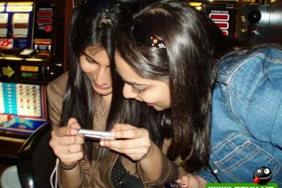Subay qızlara mobil telefon qadağan edilib