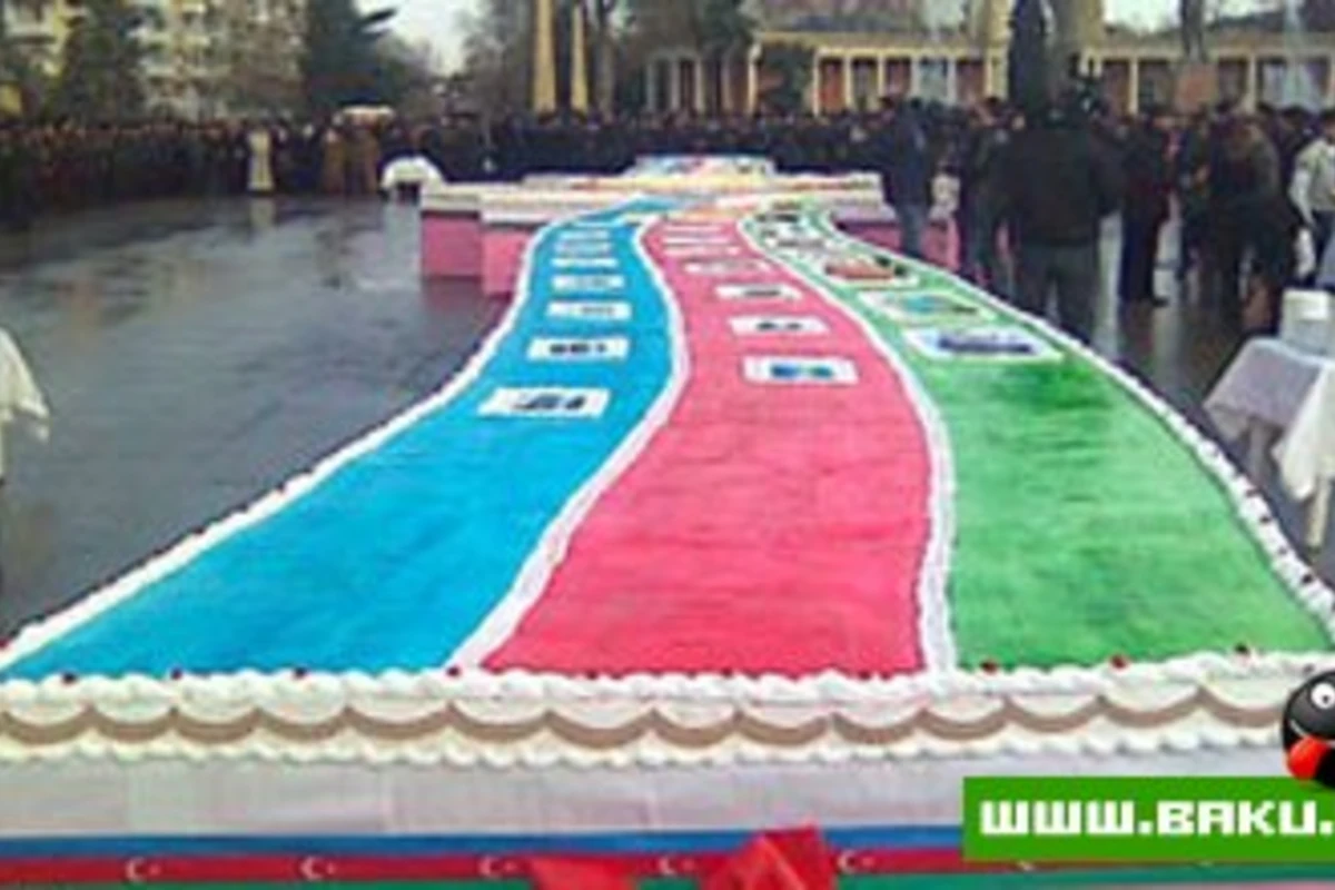 Prezidentin ad günü münasibətilə nəhəng tort hazırlanır