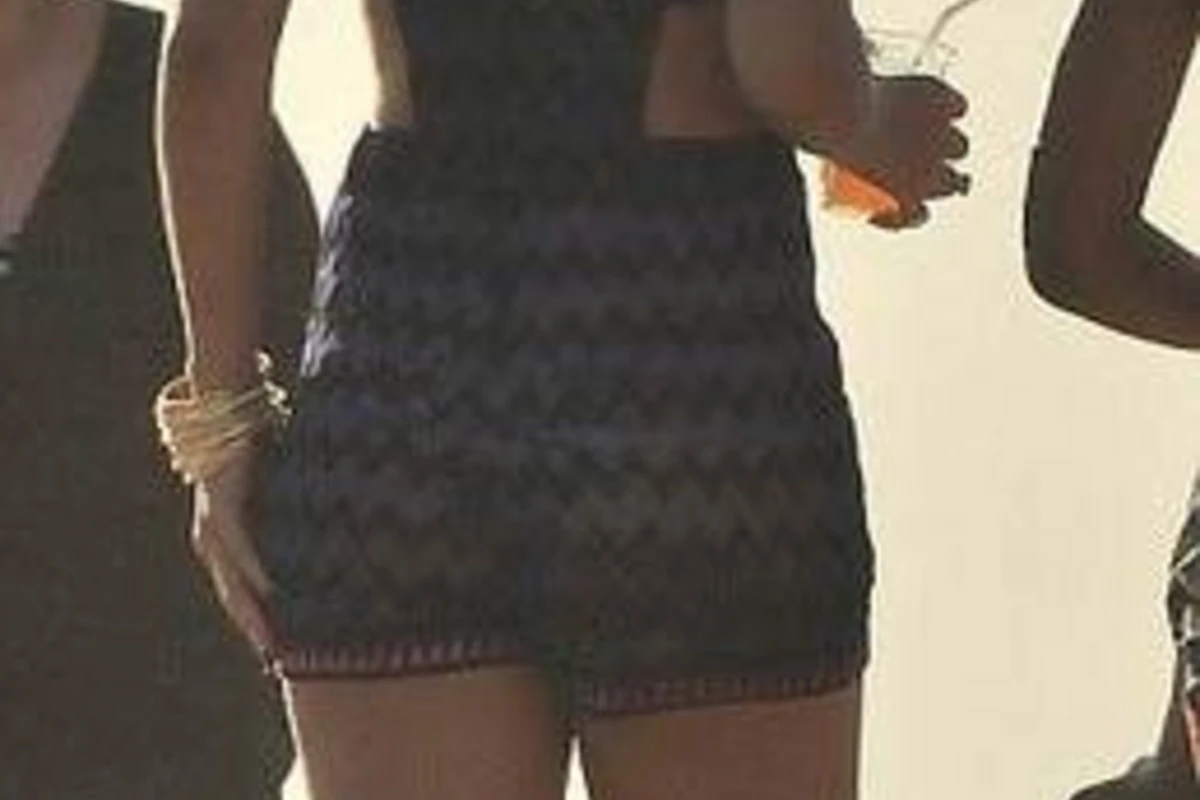 Rihanna qış tətilini çimməklə keçirir – FOTO