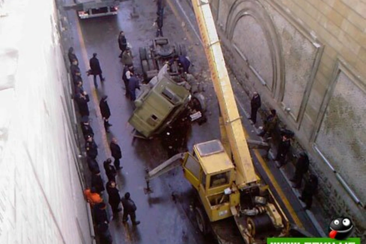 Bağırov körpüsündən kamaz aşdı !