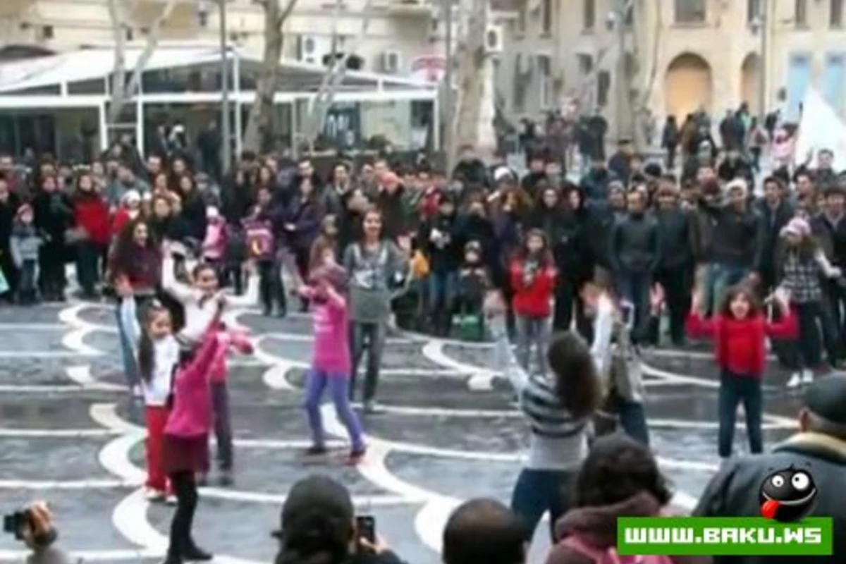 Flash Mob Baku for Women`s World Cup 2012