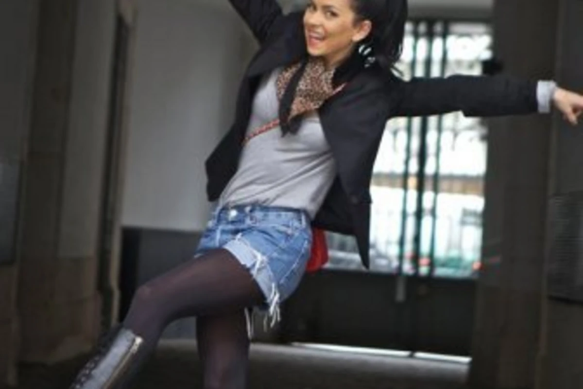 Inna - Dancing 2011 (Radio Edit)