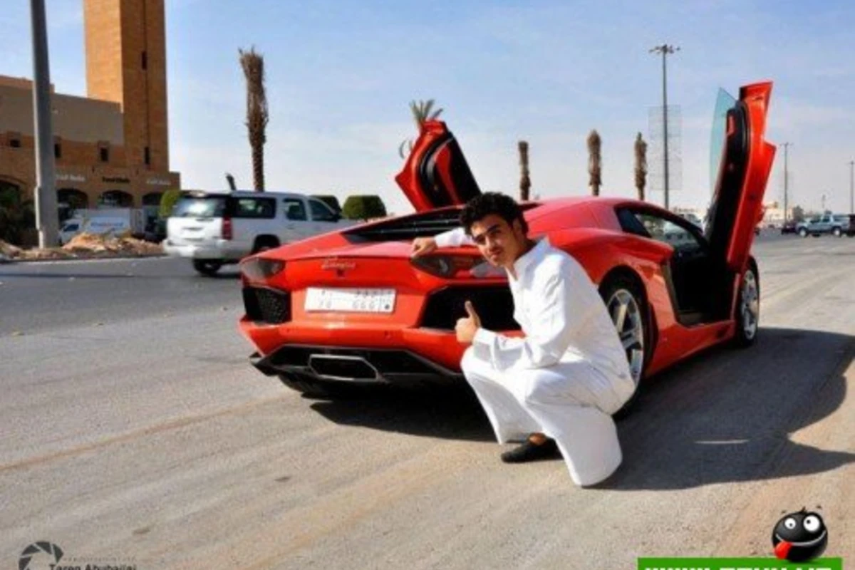 Сын миллиардера из Саудовской Аравии доплатил $71к за первый Aventador