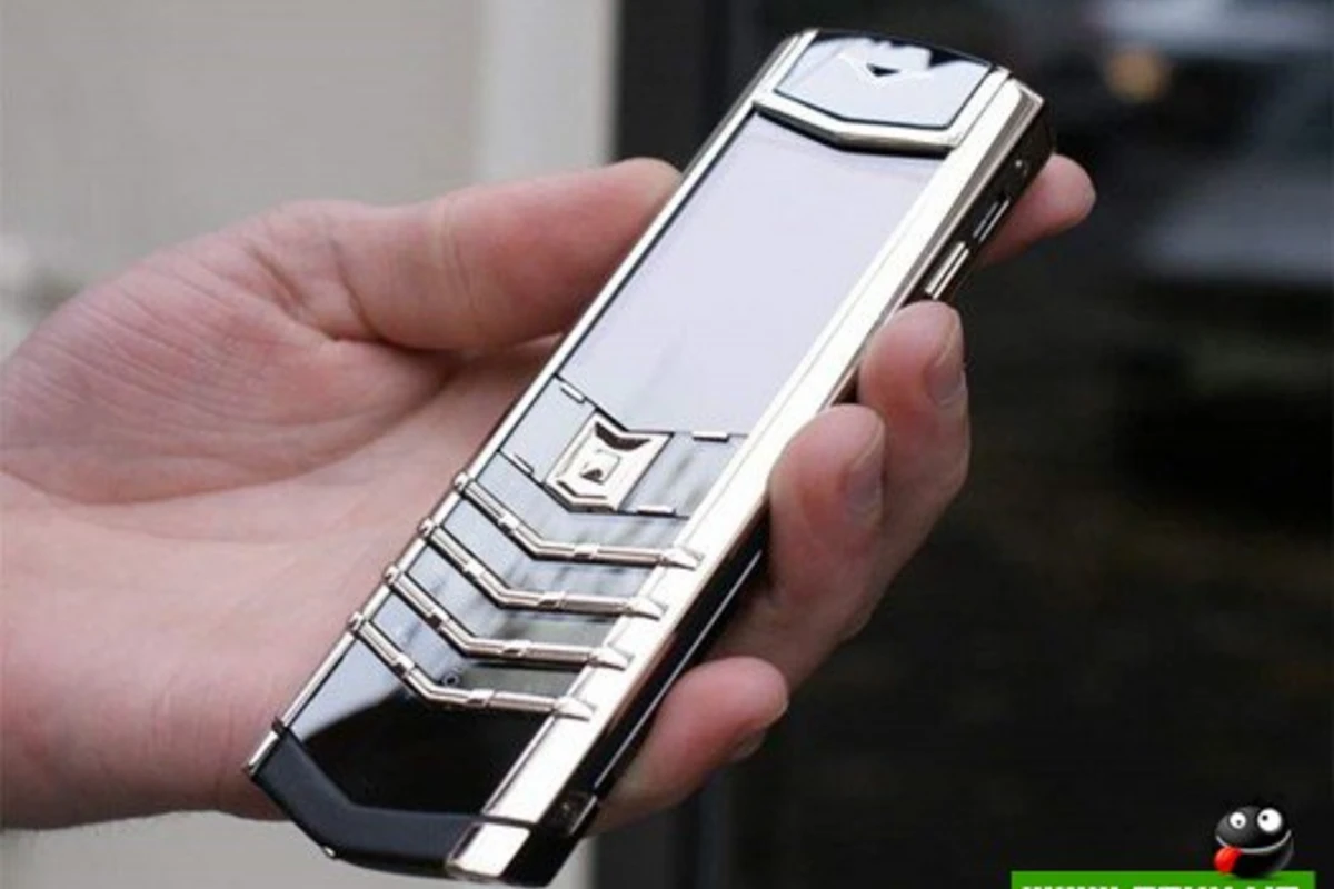Nokia продает Vertu