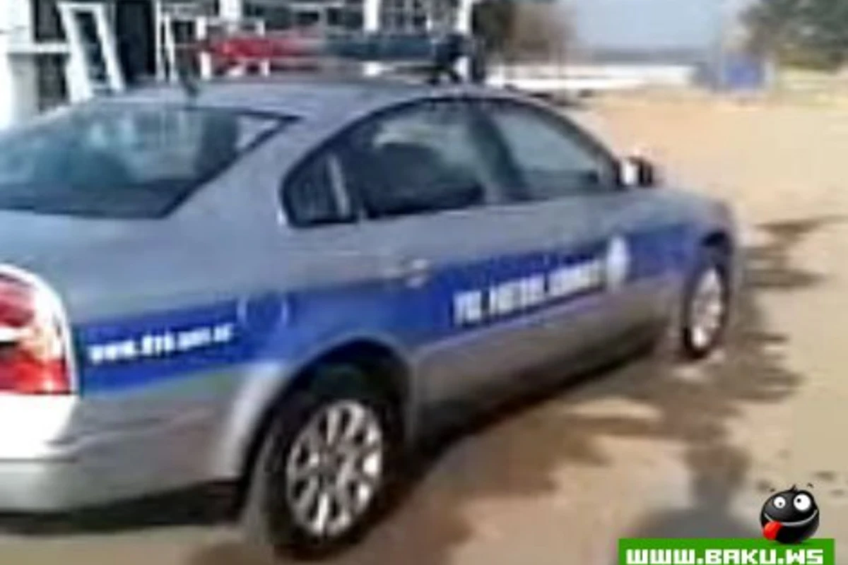 Sonra deyirlər polis neynəsin :)