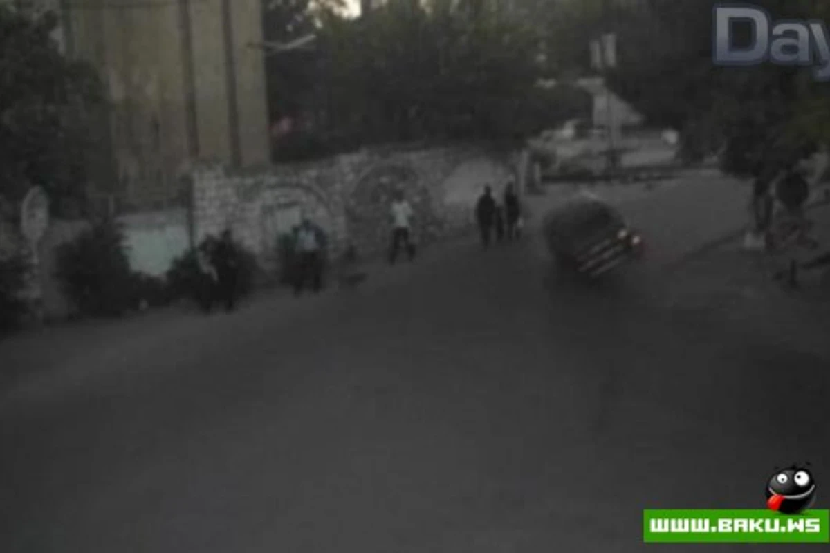В Баку автохулиган сбил целую семью