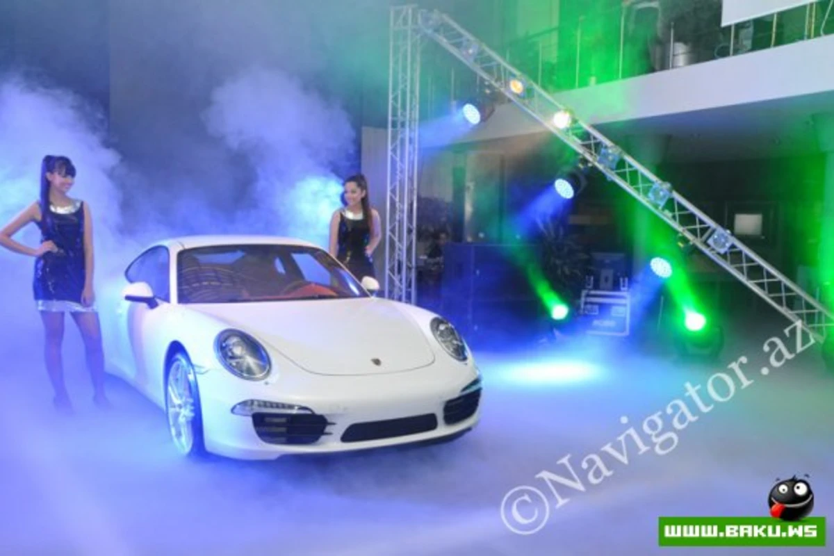 Новый Porsche 911 в Баку