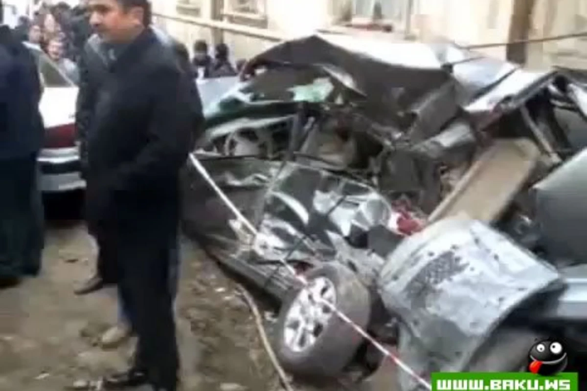 в Баку камаз протаранил несколько машин - видео