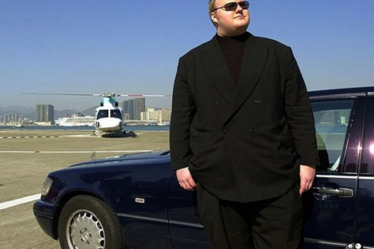 Власти США закрыли Megaupload (30 фото)