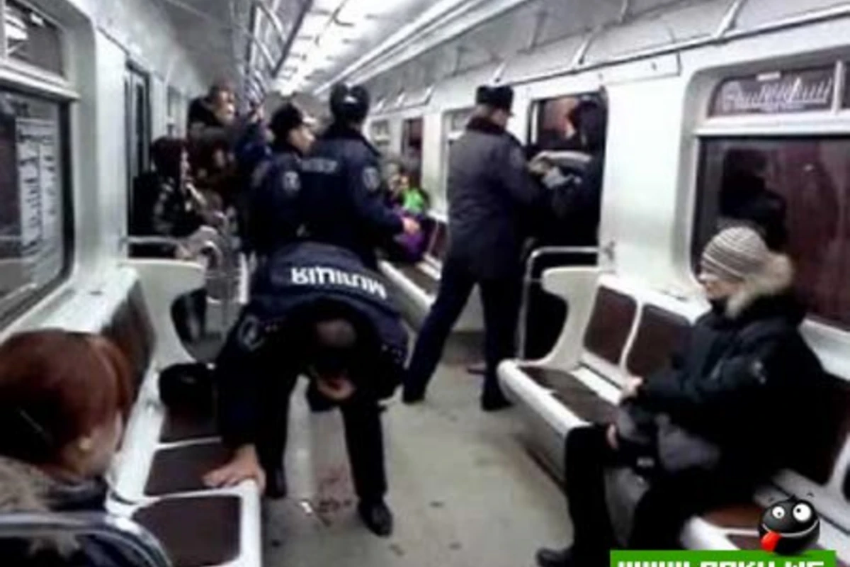 В Баку, возле станции метро «Низами» произошла драка: ранены 7 полицейских