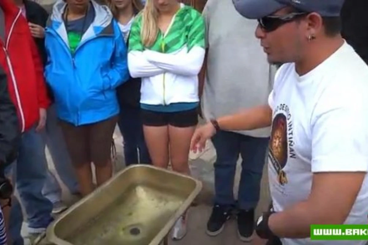 Эксперименты с водой на экваторе [видео]