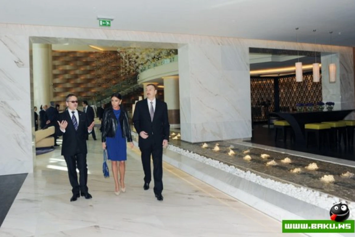Президент Ильхам Алиев и его супруга Мехрибан Алиева приняли участие в открытии в Баку отеля JW Marriott Absheron