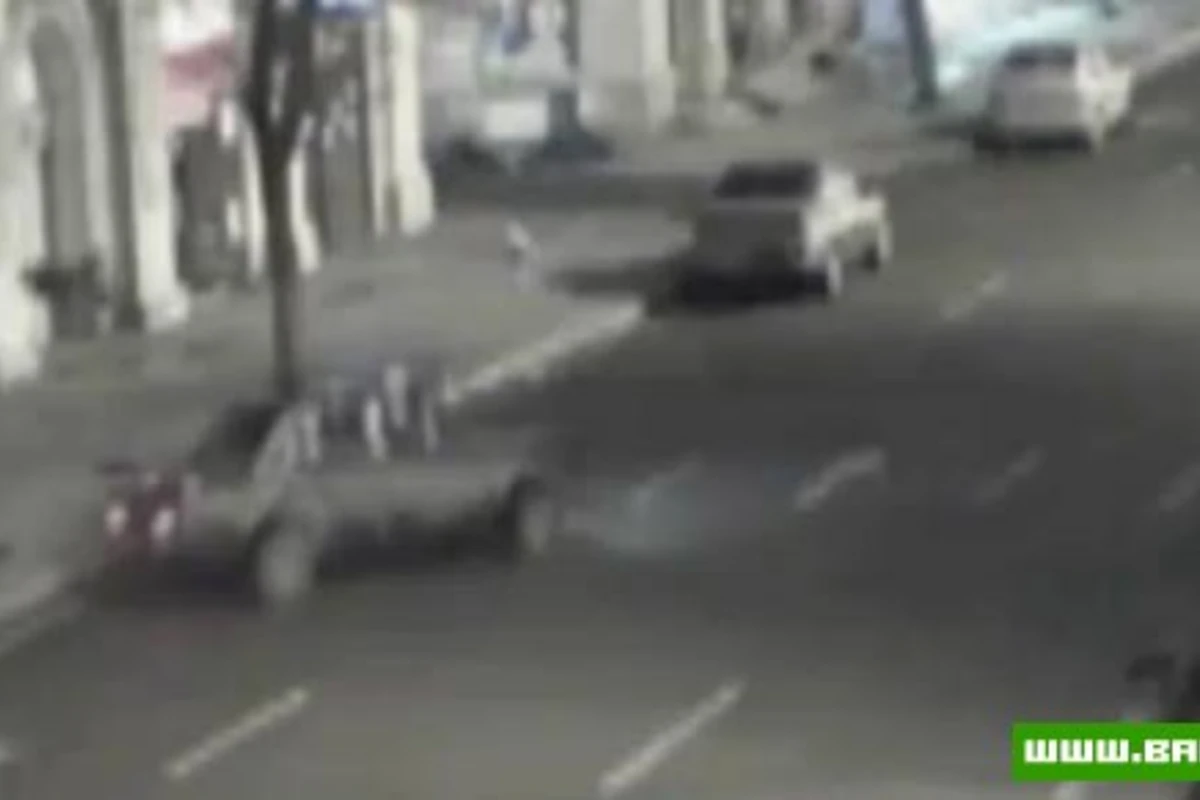 Одна из главных причин ДТП в Баку - проезд на красный свет [видео]