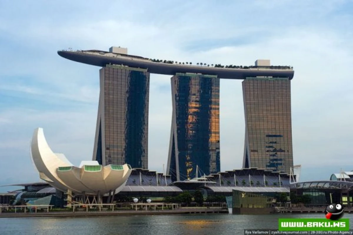 Отель Marina Bay Sands, бассейн под облаками [35 фото]