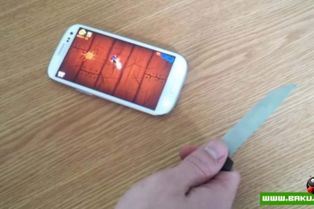 Испытание Galaxy SIII на прочность [видео]