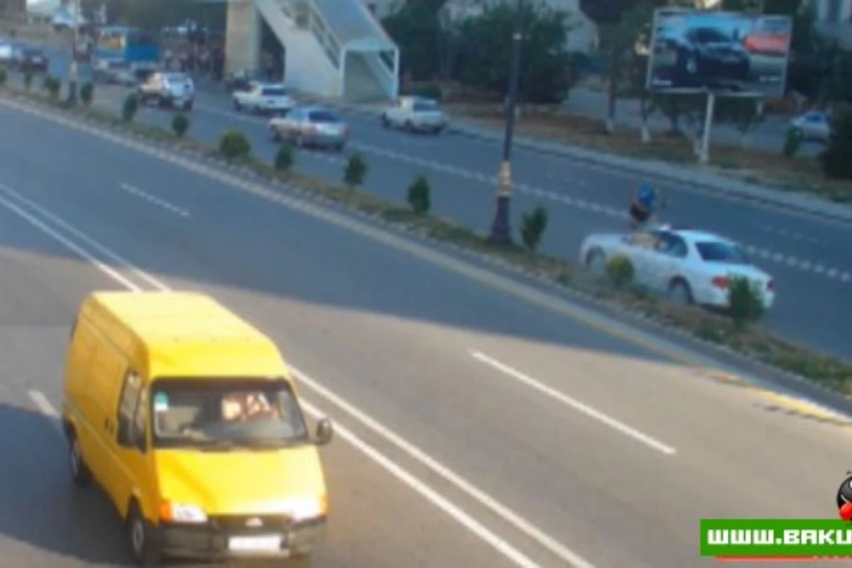 Жуткие кадры гибели пешехода в Баку [видео]