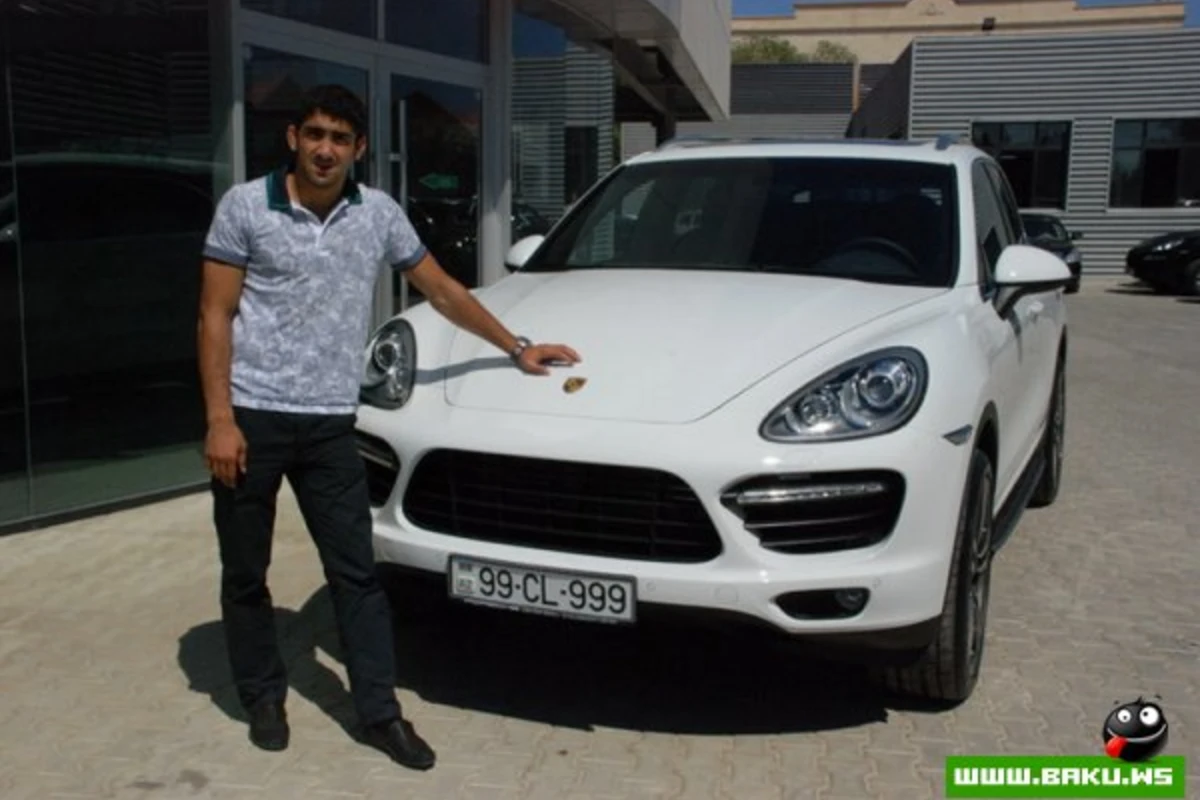 Азербайджанским олимпийцам предоставлены дорогостоящие автомобили “Porsche Cayenne” и “Audi”