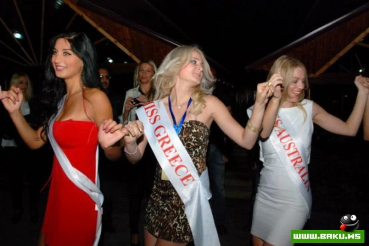 Конкурсантки Miss Civilization на вечеринке в Баку
