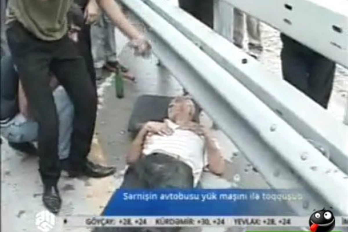 Cтолкновения автобуса и КАМАЗа в Баку [видео]