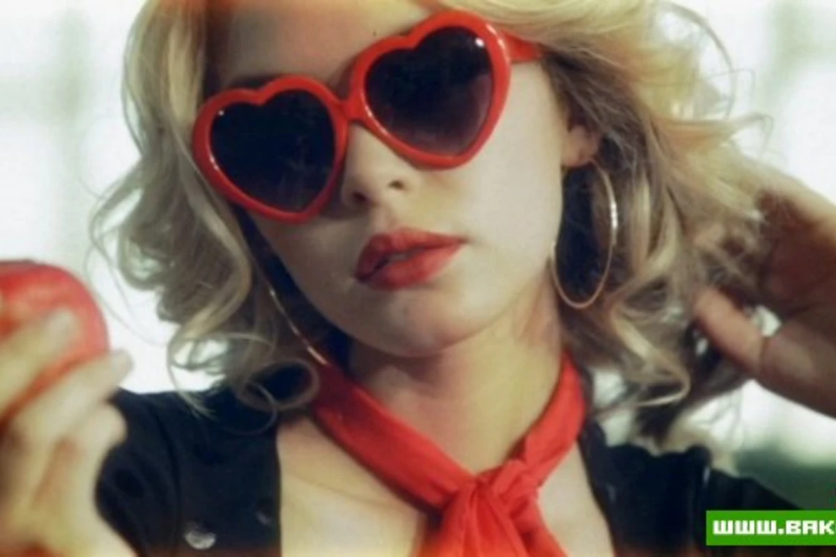Уроки с любовью от «Neon Trees» в видеоклипе «Lessons In Love (All Day, All Night)»