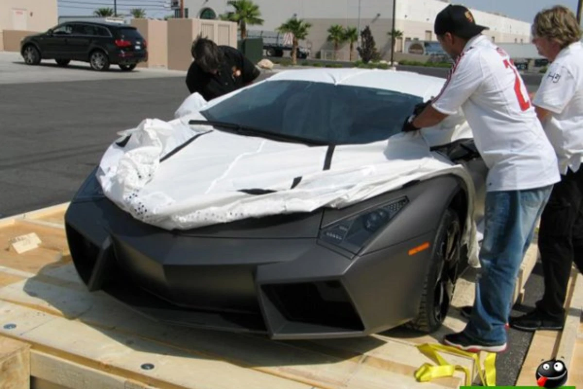 Распаковка новенького Lamborghini Reventon