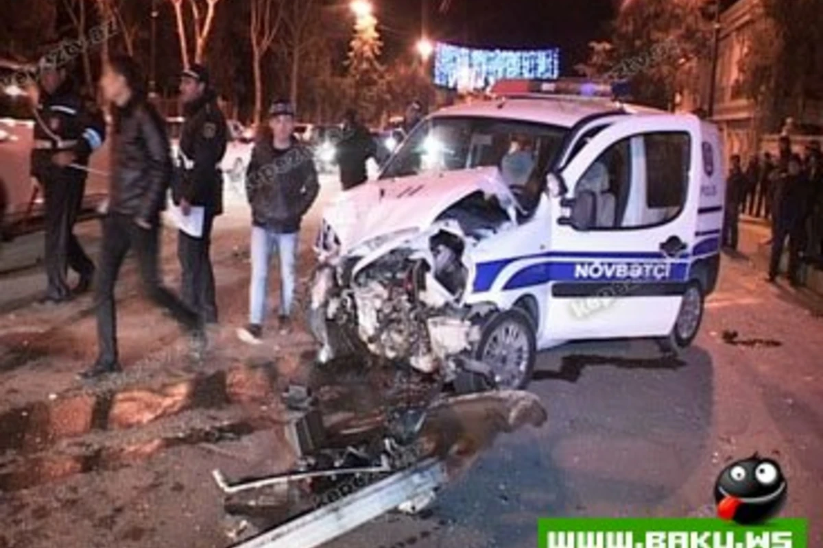В Гяндже произошло ДТП с участием полицейской машины