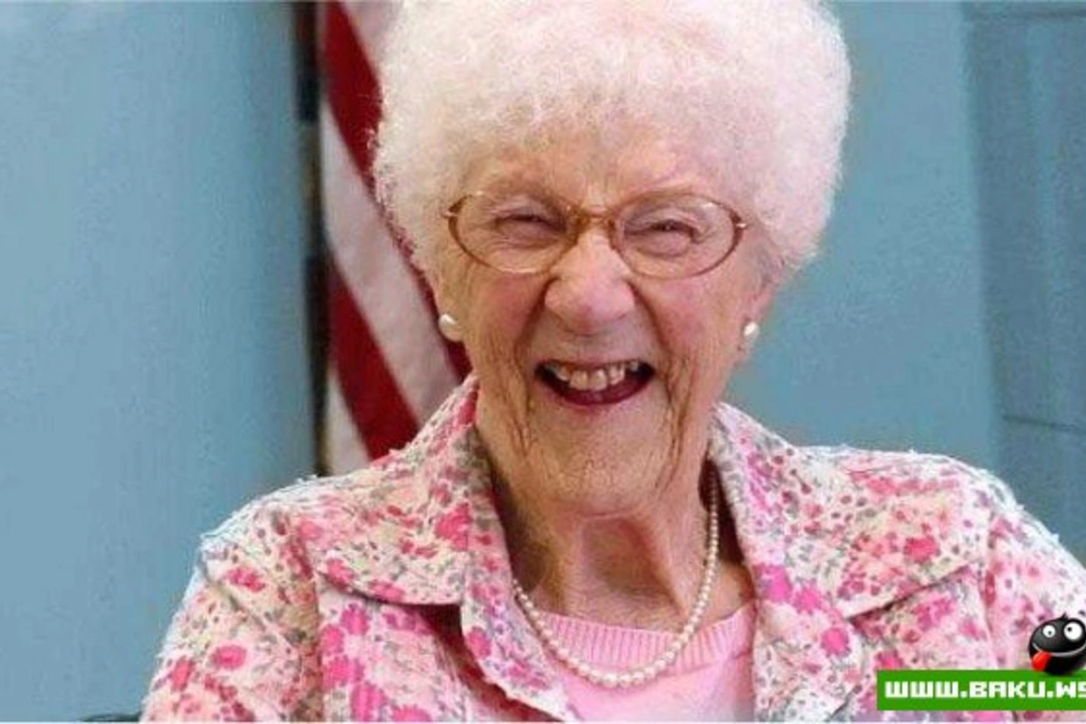 105-летняя женщина продлила срок действия своих прав