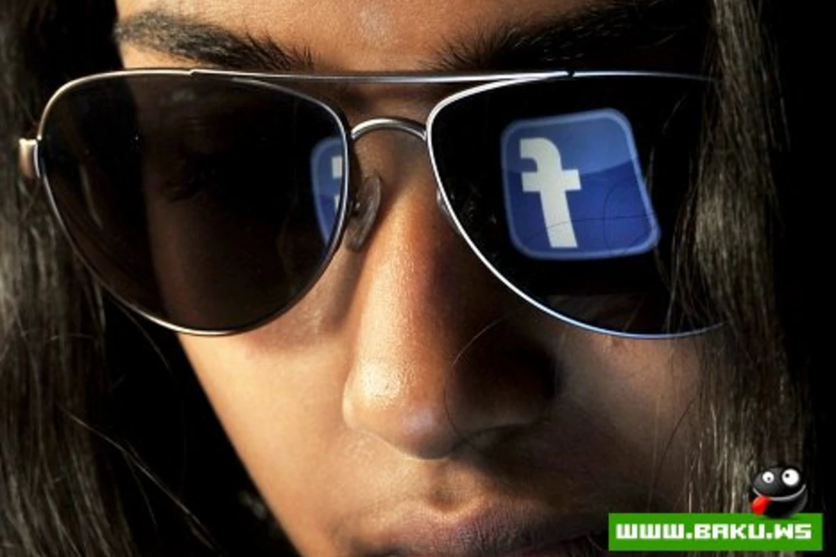 Facebook тестирует вставку «эмоций» и «действий» в обновления статуса